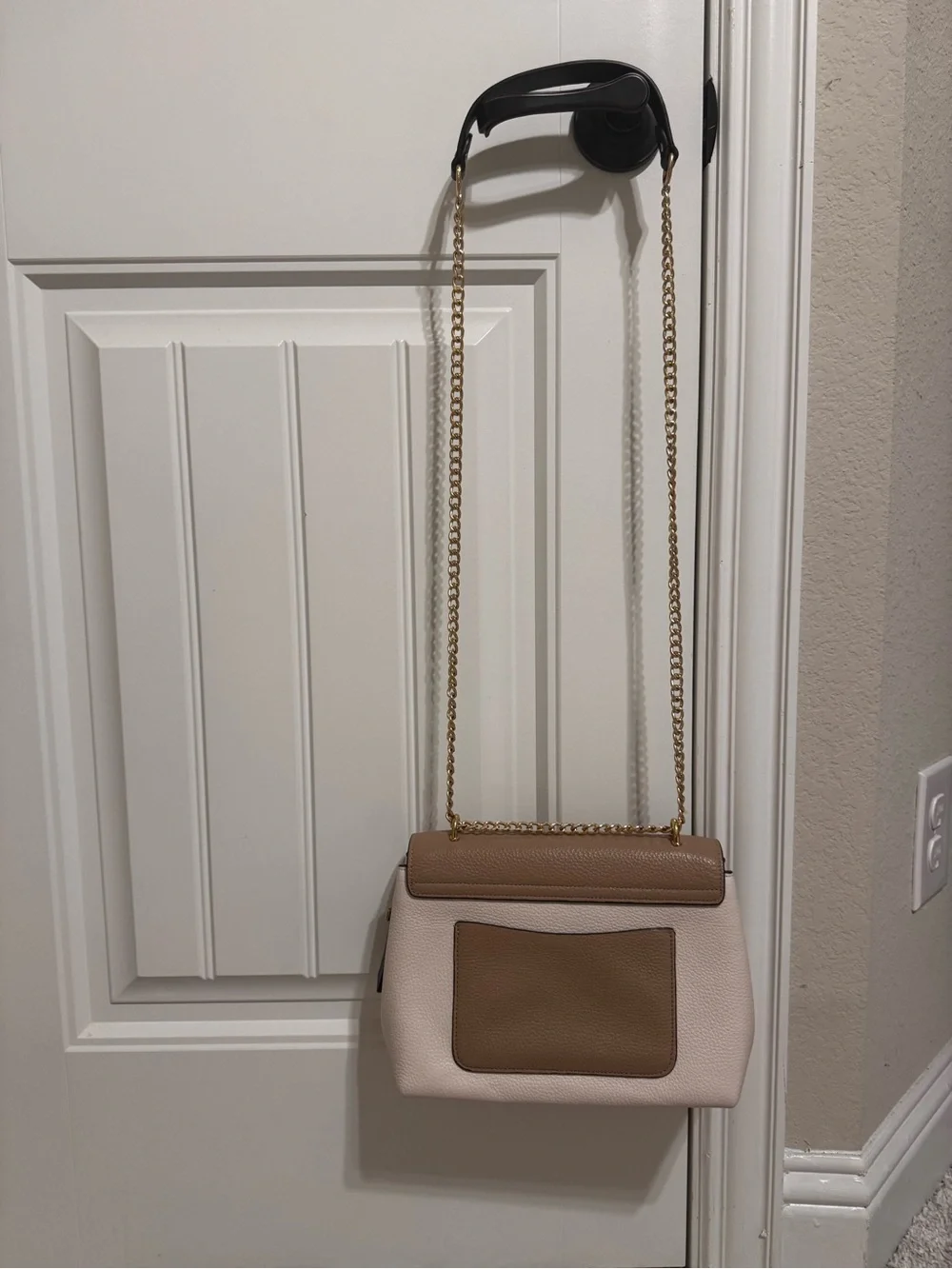 Coach Tammy Cross Body bag with gold chain - Picture 2 of 5